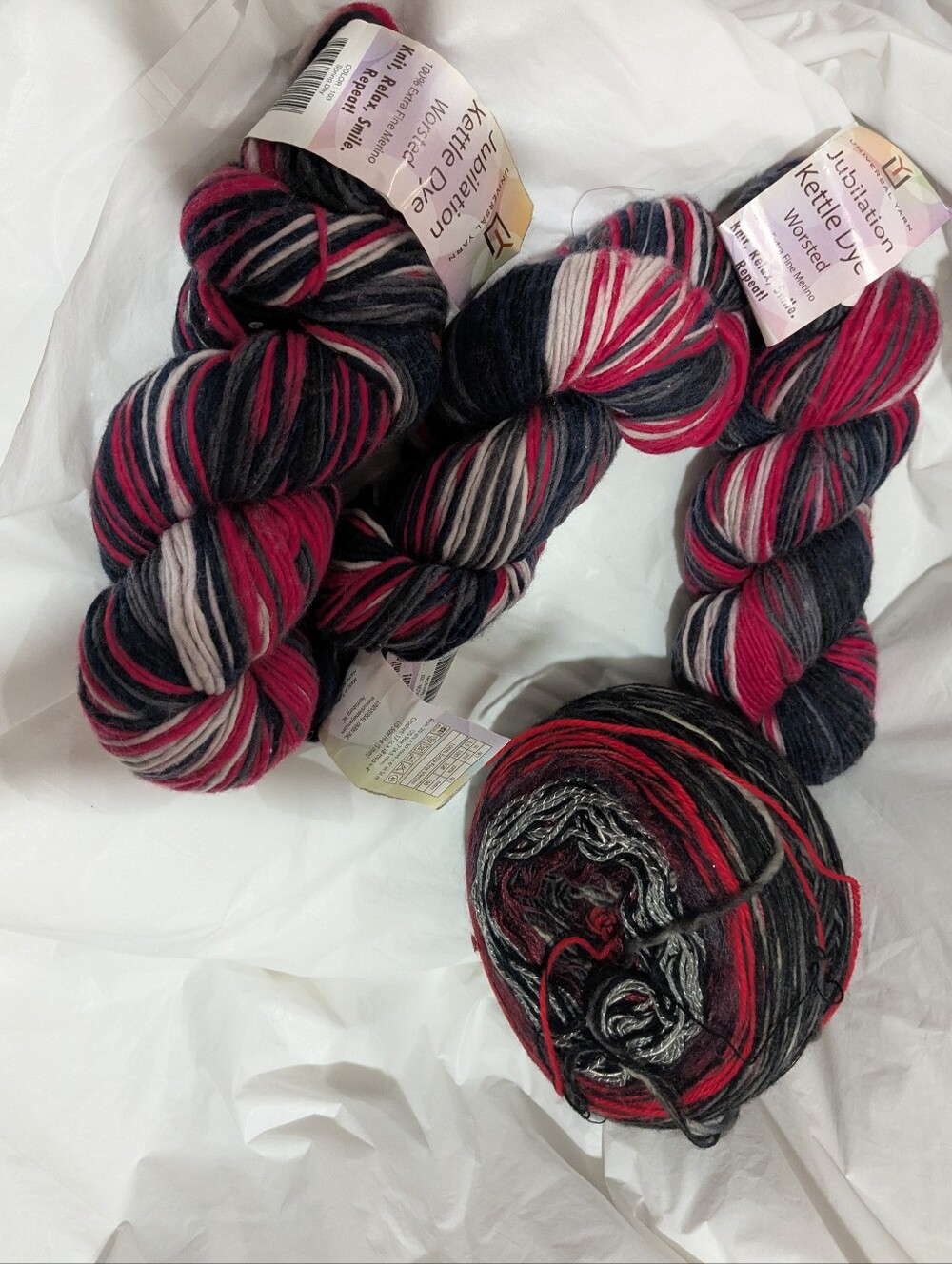 Worsted Yarn Skeins in Red , Black & Gray - Multipack